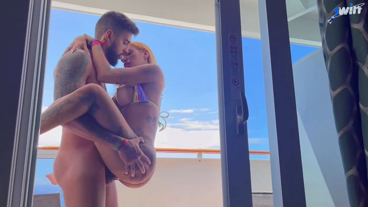 Последний рейс Кевлин Сантос, интимная встреча на веранде кабины - круизном...